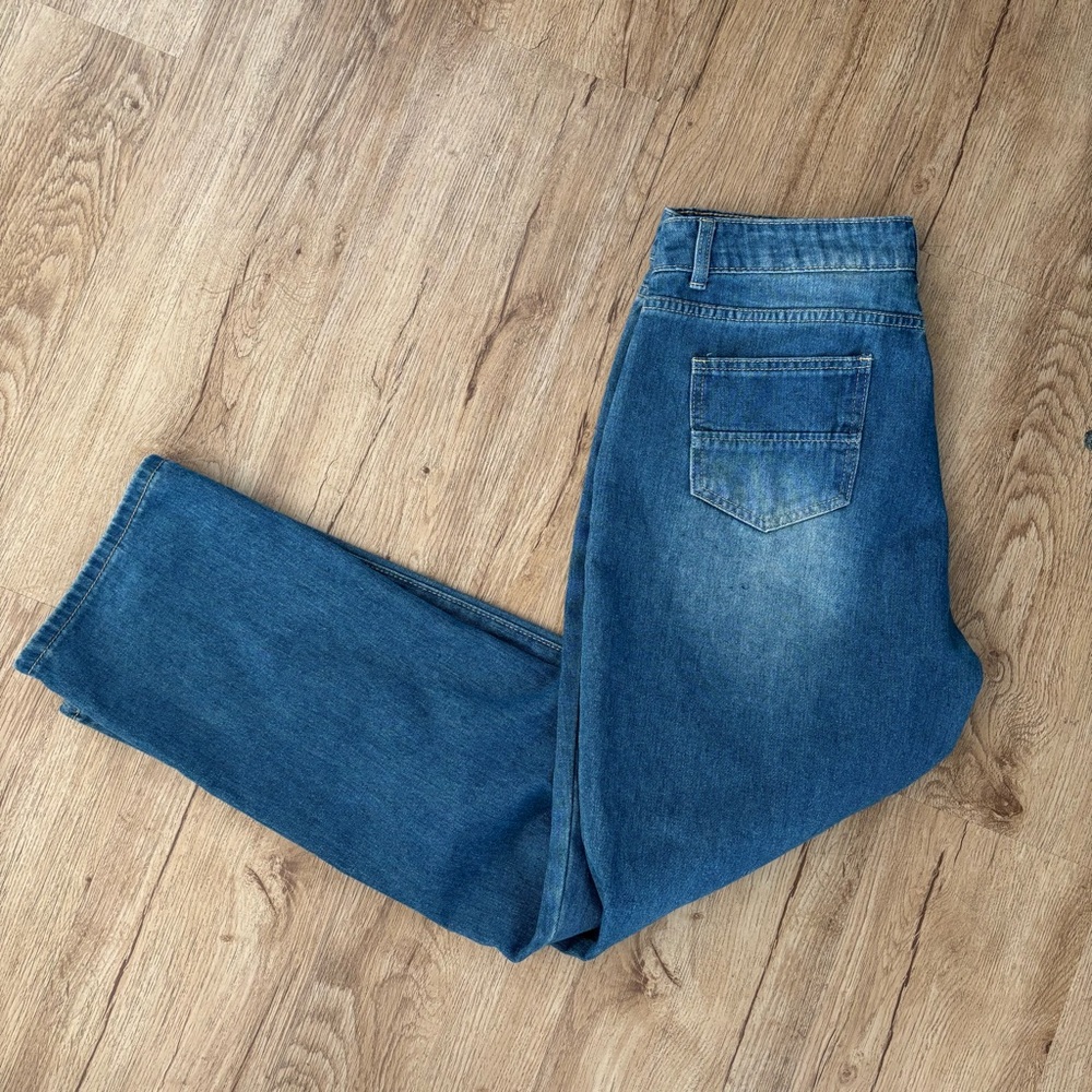 High-Waisted Button-Fly Jeans - Picture 2 of 8